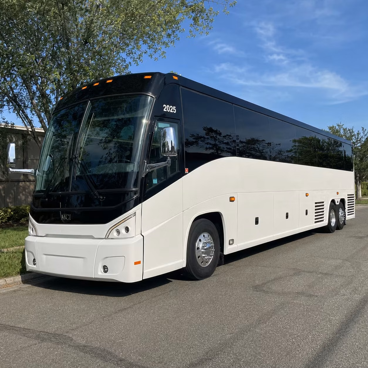 book a charter bus from yucaipa to san diego for your next group trip